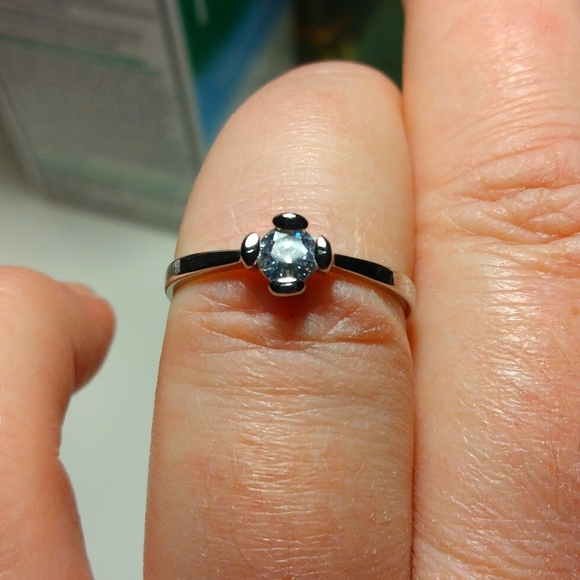 18k White Gold Finish 4 Prong Clover Cut Round White Sapphire Solitaire Ring 7.5 - Picture 10 of 10